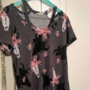 Cow skull and floral tee